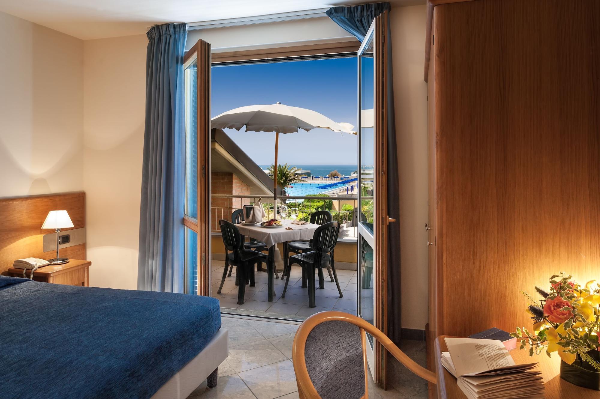 Continental Resort Tirrenia Exterior photo