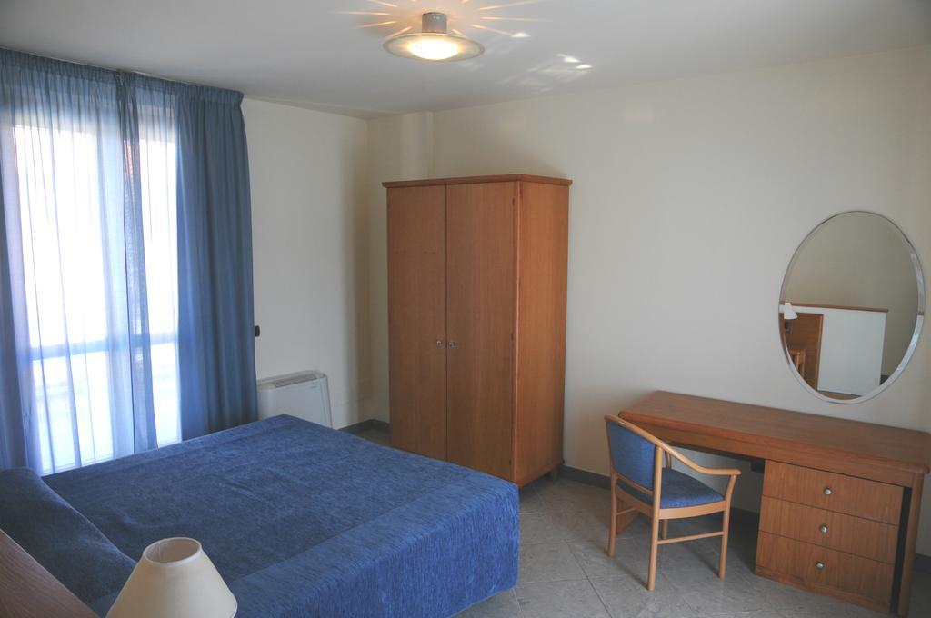 Continental Resort Tirrenia Room photo