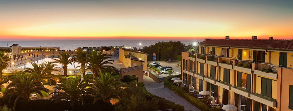 Continental Resort Tirrenia Exterior photo